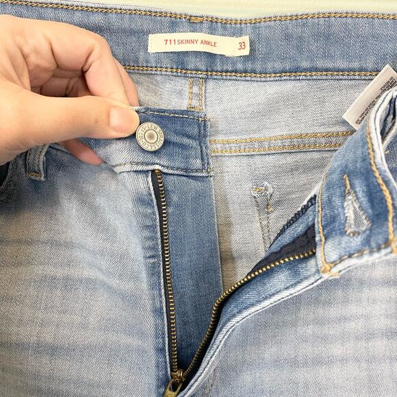 Levi's Women's Blue Stretch Distressed Mid Rise 711 Skinny Ankle Jeans Size 33 - Picture 5 of 8